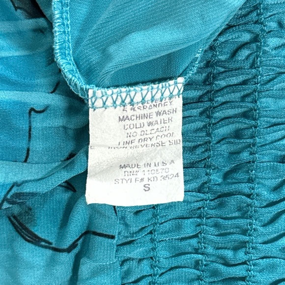 Y2K Sleeveless Dress
Deep V-Neck Babydoll - Picture 6 of 6